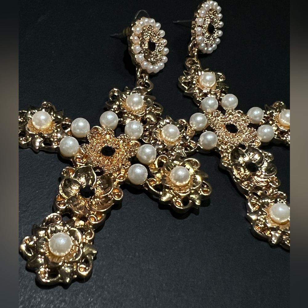 Elegant Gold and Pearl Cross Earrings - Picture 3 of 9